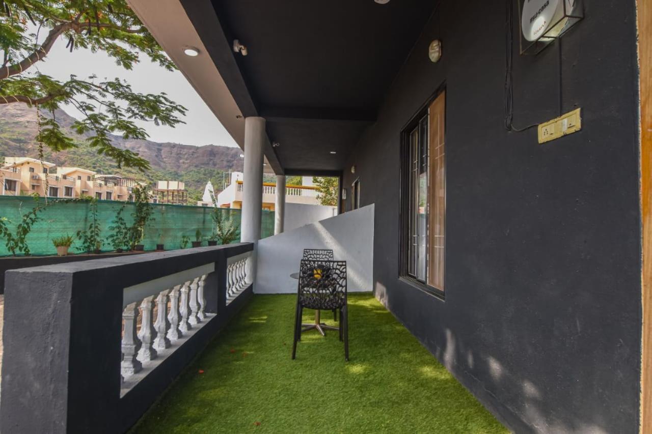 Empyrean Stay Ll 3Bhk Ll Black Horse Villa Ll Ac Ll Private Pool Ll Wifi II Lux Ll Лонавала Экстерьер фото